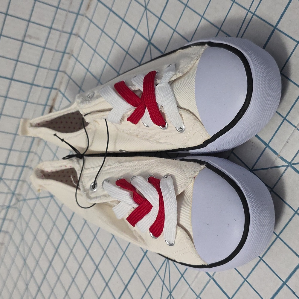 Twisted Kix Low Rise Classic Canvas Fashion‎ Sneakers Two-Tone Laces Women 10